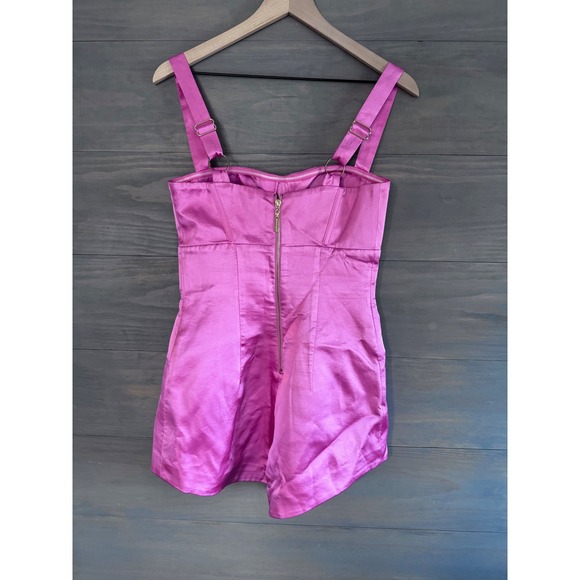 Bronx and Banco
Women's Pink Capri Silk-blend
Romper Size XS Revolve - Picture 4 of 6